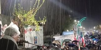 جلوه هایی از حضور باشکوه شبانه مردم میاندوآب در میدان زیر بارش باران – خبرگزاری مهر | اخبار ایران و جهان