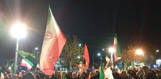 اجتماع شبانه مردم فراهان در حمایت از رهبر انقلاب و نیروهای مسلح