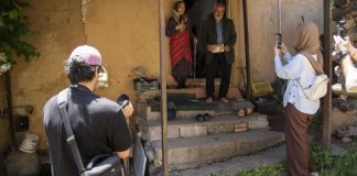 برگزاری تور بازدید از روستای شانهتراش تنکابن با حضور خبرنگاران خارجی – خبرگزاری مهر | اخبار ایران و جهان